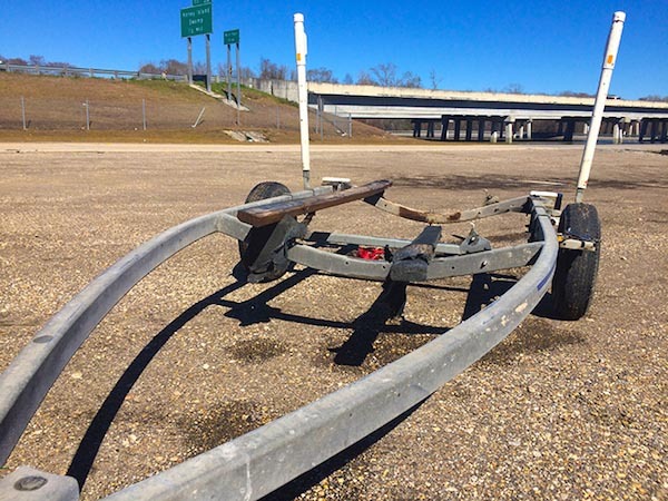 broken trailer bunks