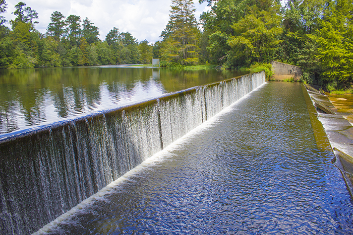 Lock One Pearl River Louisiana waterfall